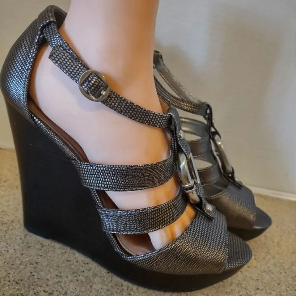 👍 Calvin Klein Heels Size 9. Y2K Strappy Open Toe Wedge Sandal A3